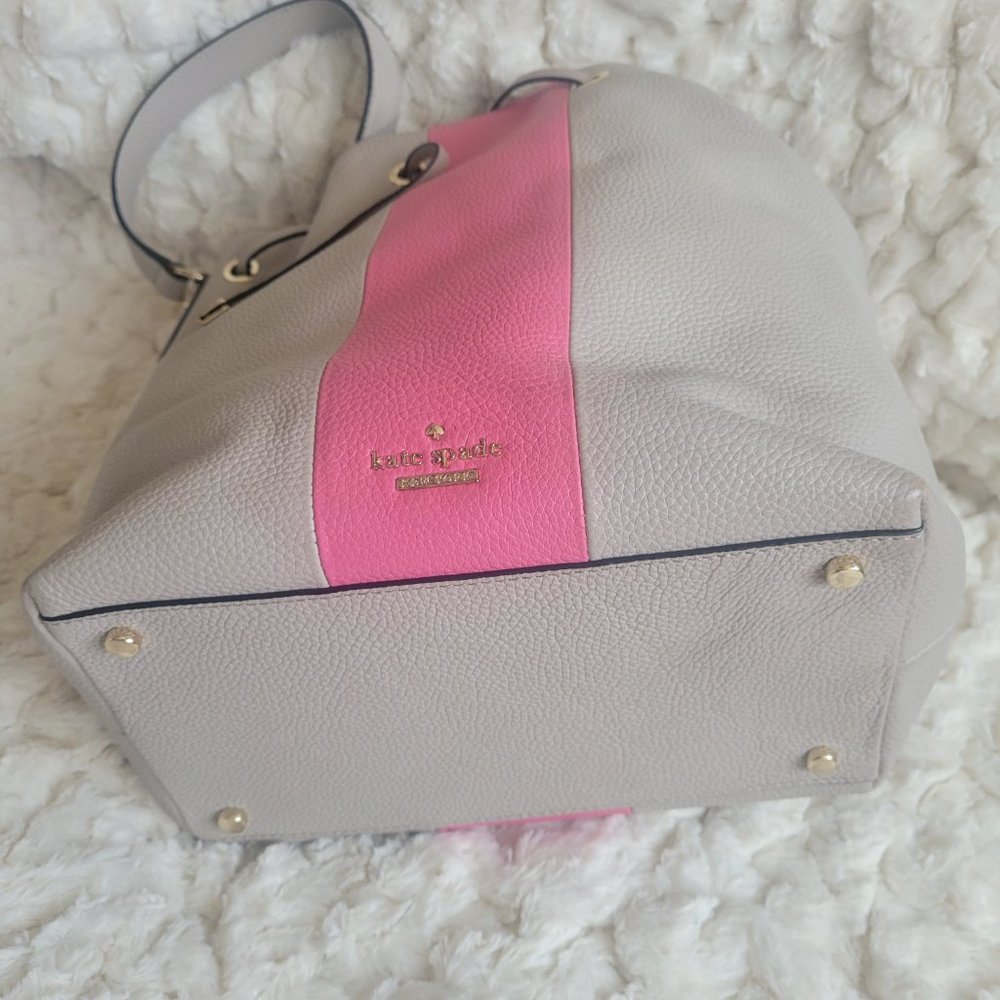 Kate Spade draw string shoulder bag - Picture 2 of 13